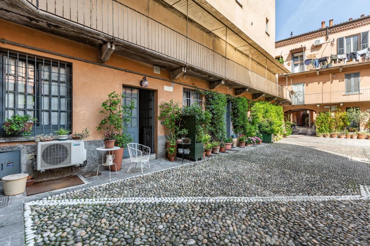 Apartment Quiet Roomy Studio Navigli- Porta Genova Milan