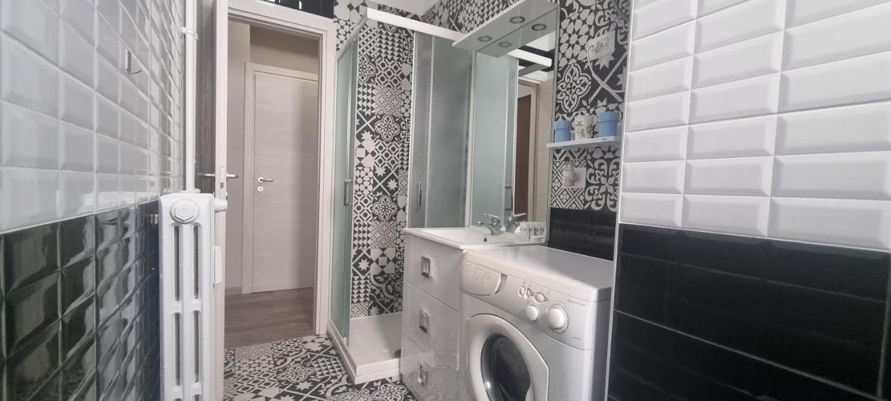 Altido Cosy And Inviting 1-bed Flat With Balcony Apartamento Milão