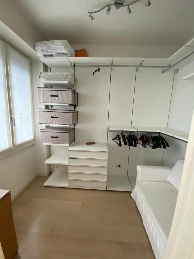 Lovely In The New Porta Nuova Area Apartment Milan