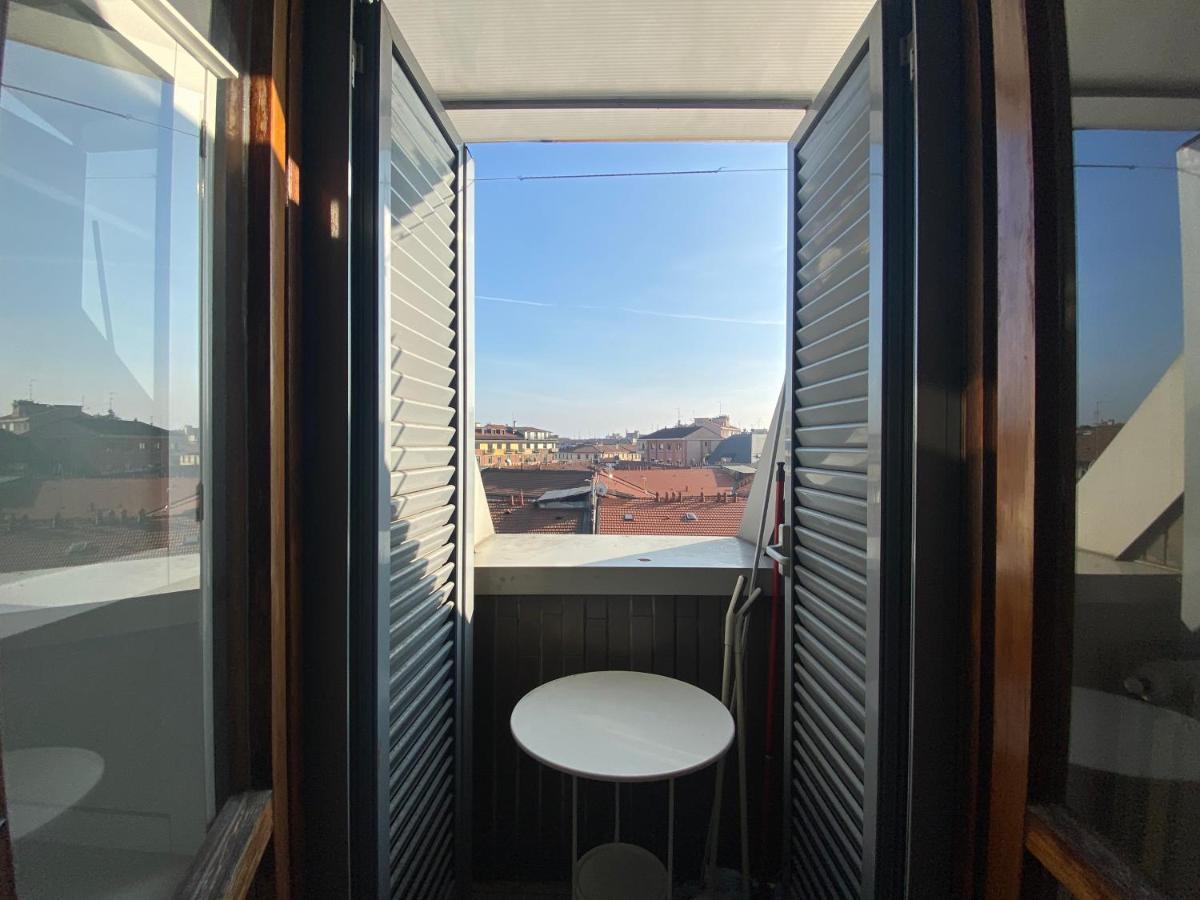 Porta Venezia, Monolocale Con Vista Sui Tetti * Milan