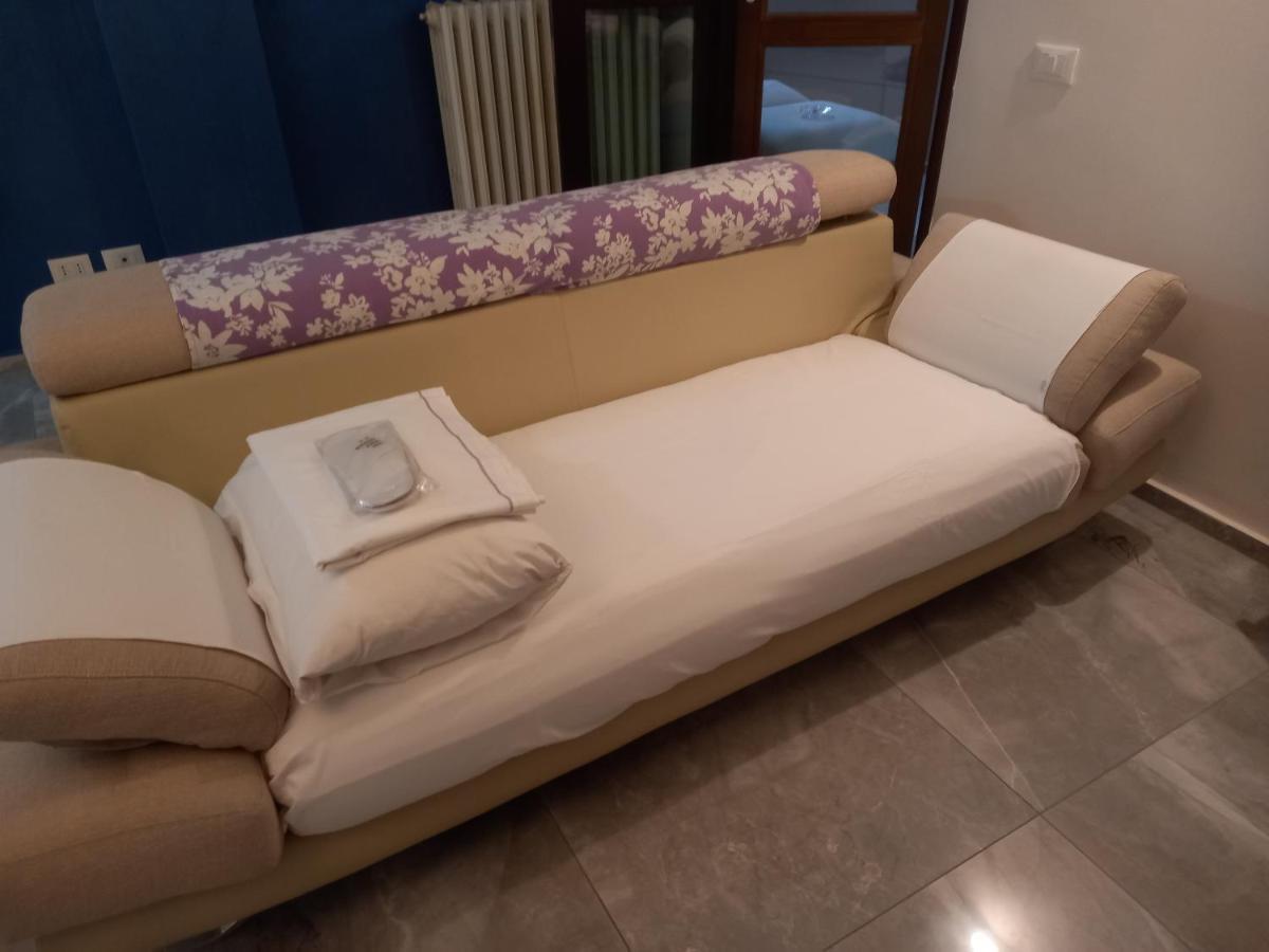 Home Suite Home - Super Attic Suite -With Free Parking - Zone Iulm & Naba & Navigli - Metro Subway Romolo