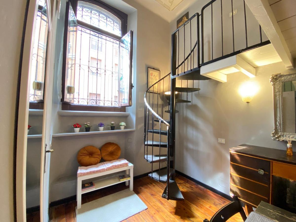 Castello Sforzesco Prestigioso Affrescato Apartment
