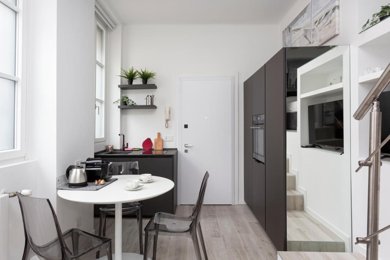 Nest For 2 In Fashion District Via S Cecilia Apartment
