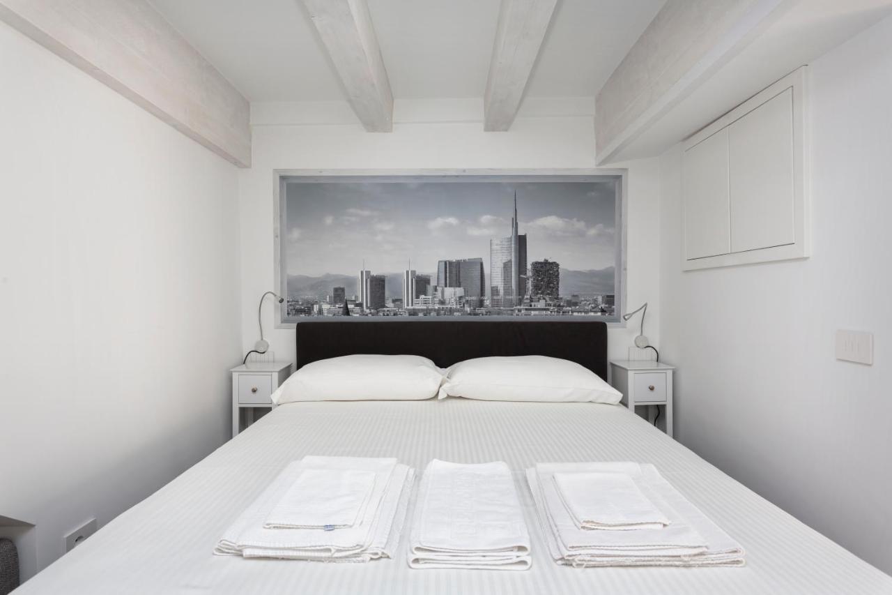 Apartment Nest For 2 In Fashion District Via S Cecilia Milan