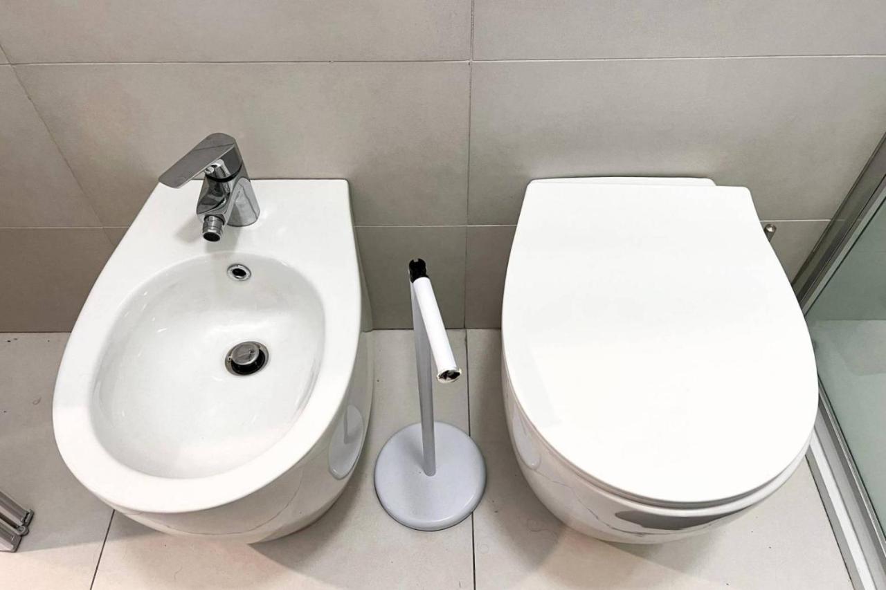 Apartment De Angeli New And Lovely Milan
