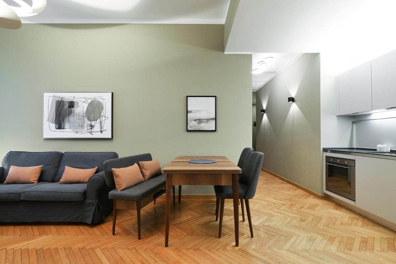 Contempora - Cavallotti 13 - B21 * Milão
