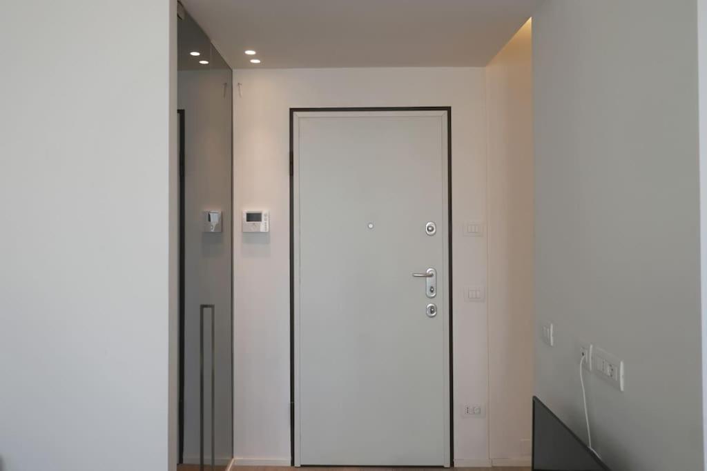 Apartment Orea Spiti- Modern Mantegna Arco Della Pace District Milan