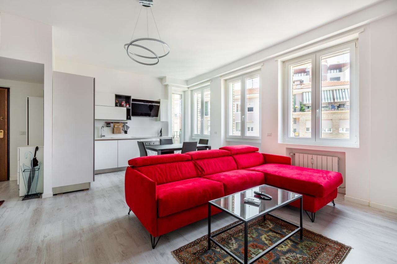 Garibaldi & Gae Aulenti Modern With Private Parking! Apartment Milan