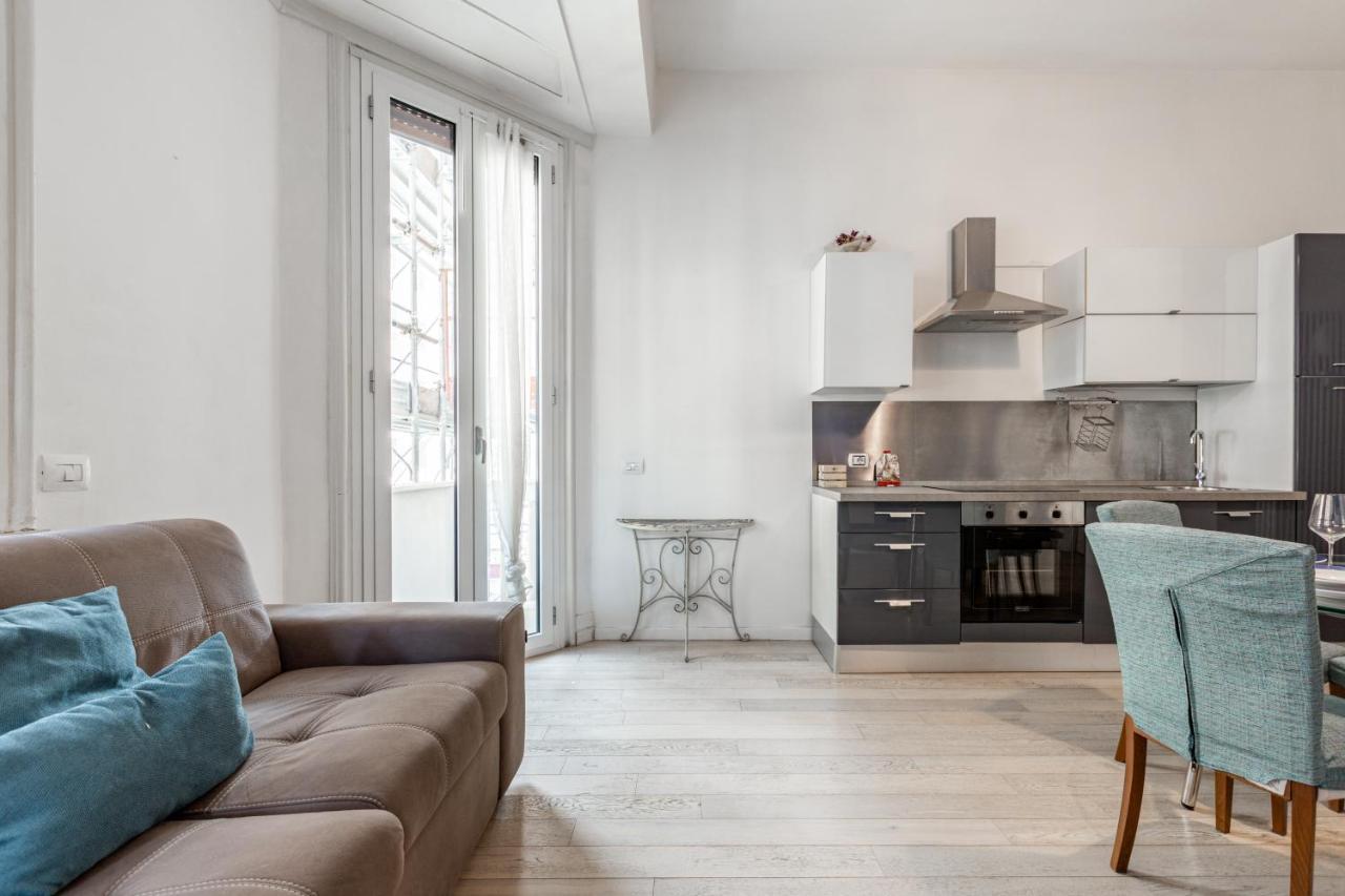 Station Renovated Apartment Milan
