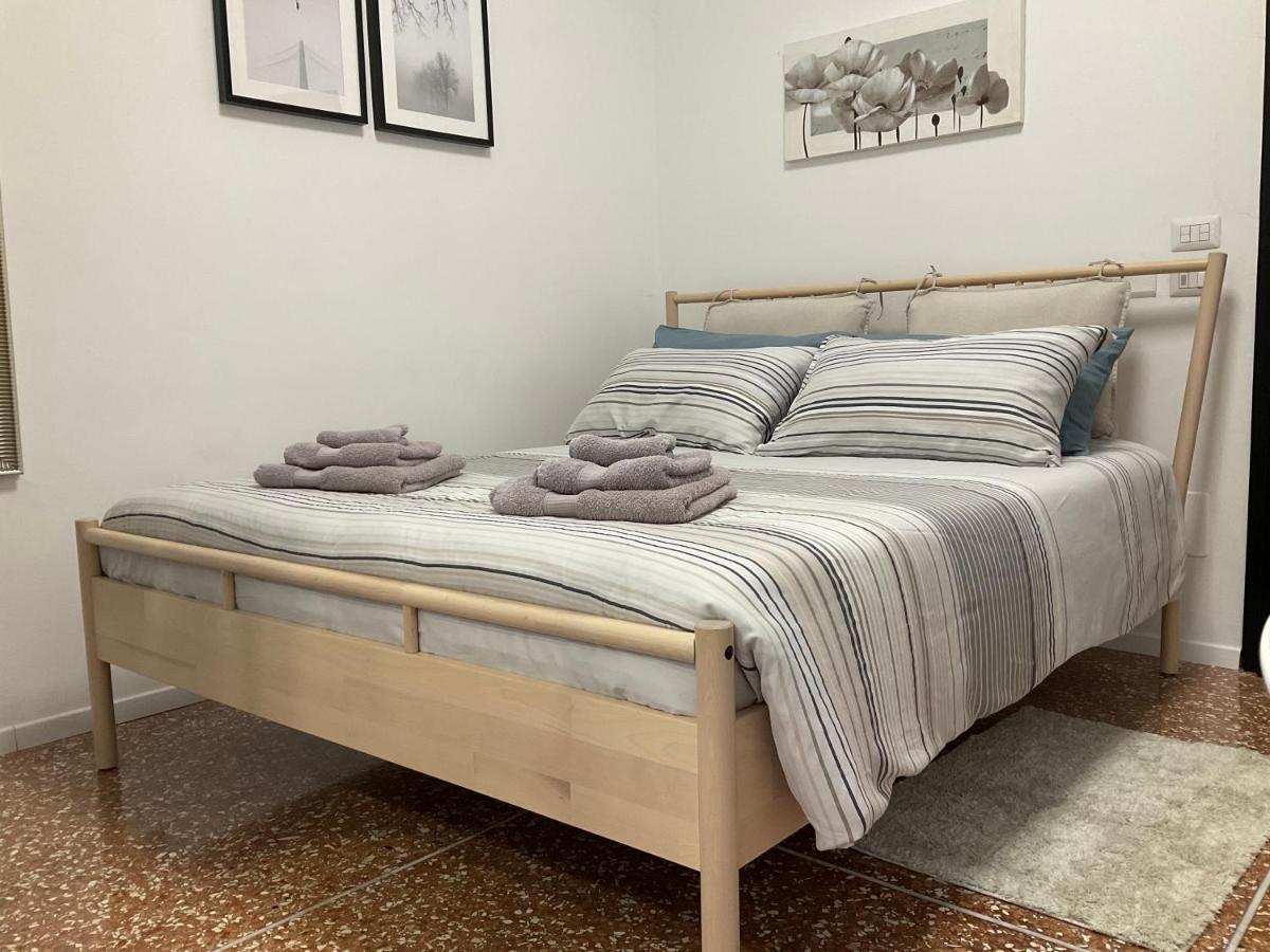 Apartment 25 - Near Metro M3 Milan