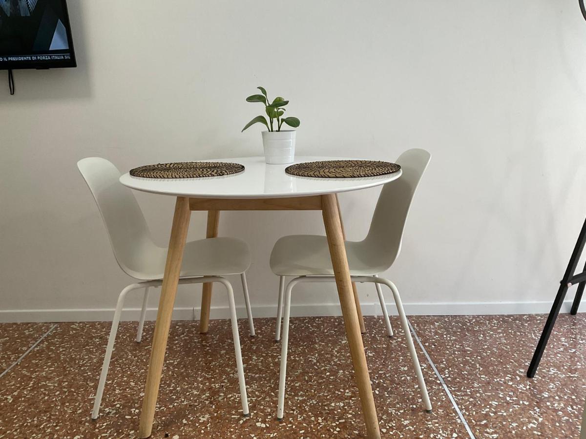 25 - Near Metro M3 * Milan