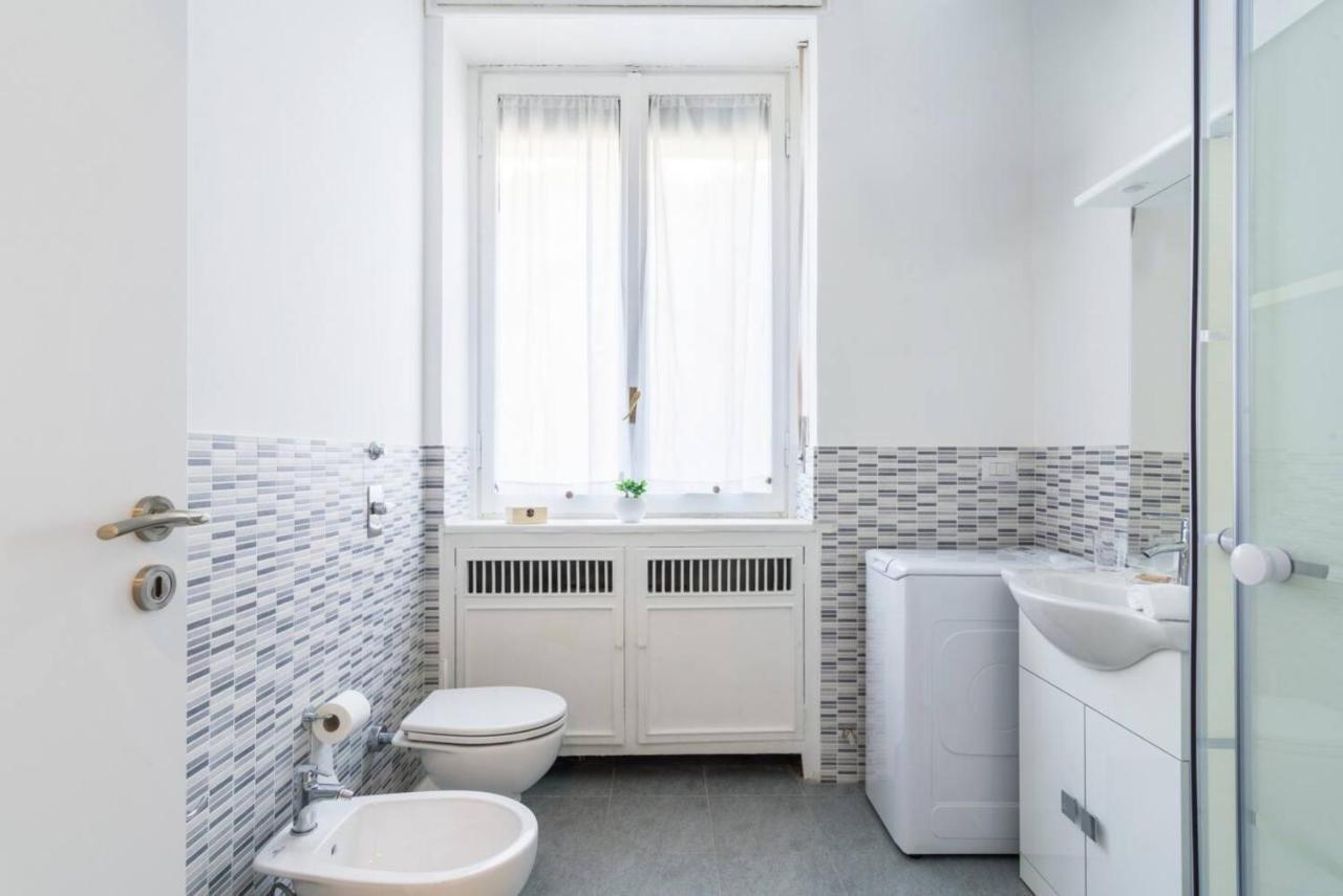 Luxury 4 Bedrooms Close To Duomo Apartment Milan