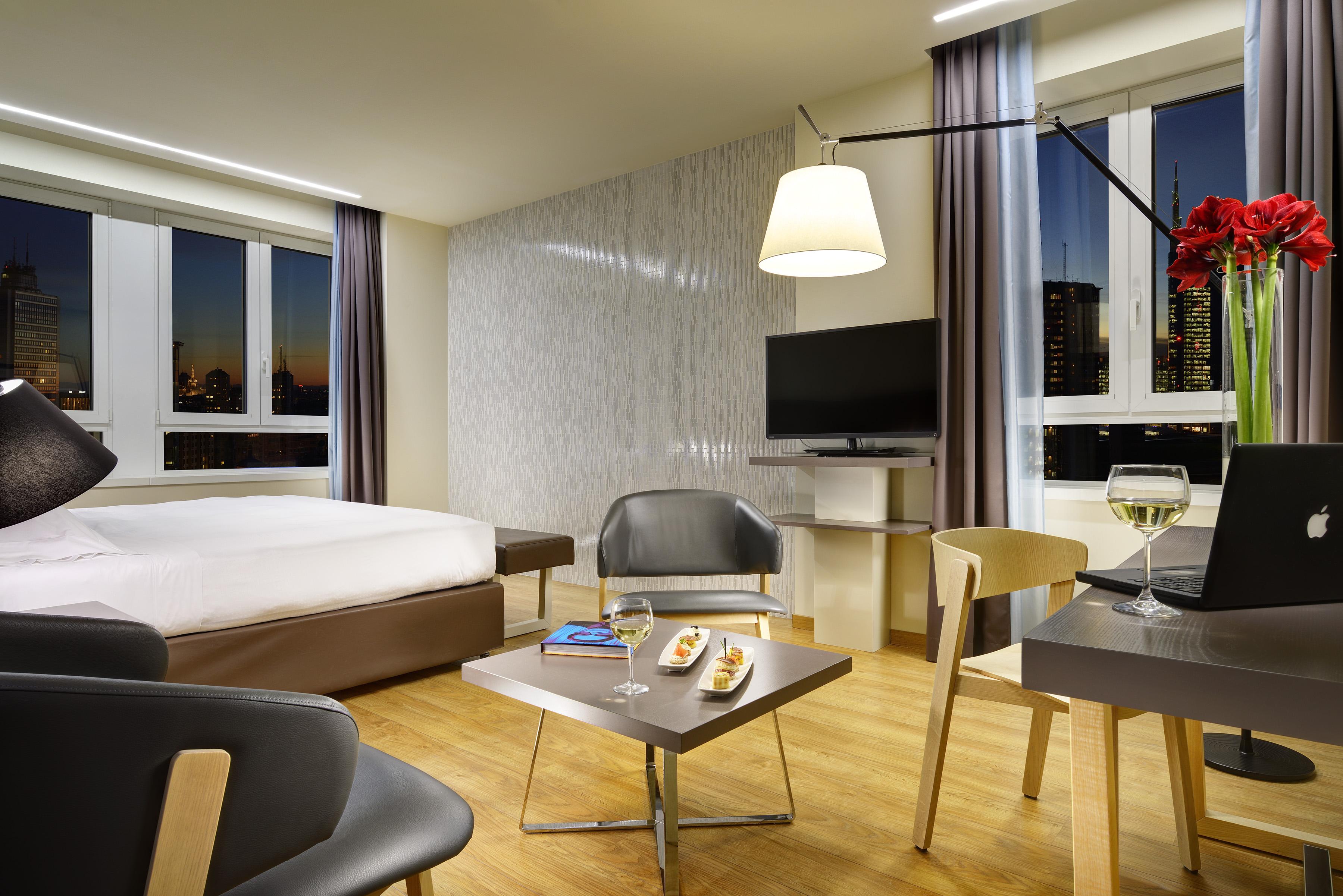 Century Hotel 4*