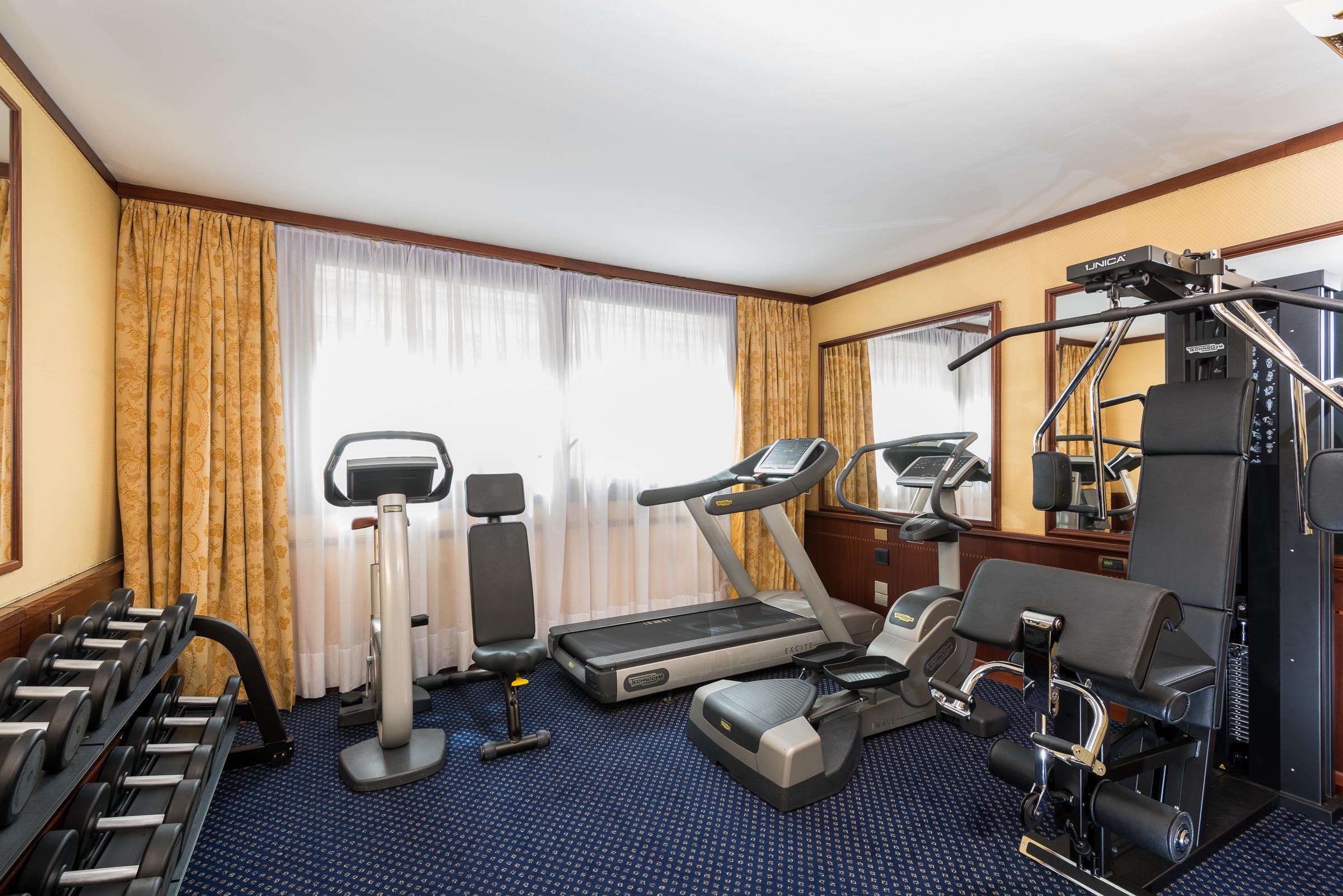 Leonardo Center 4*
