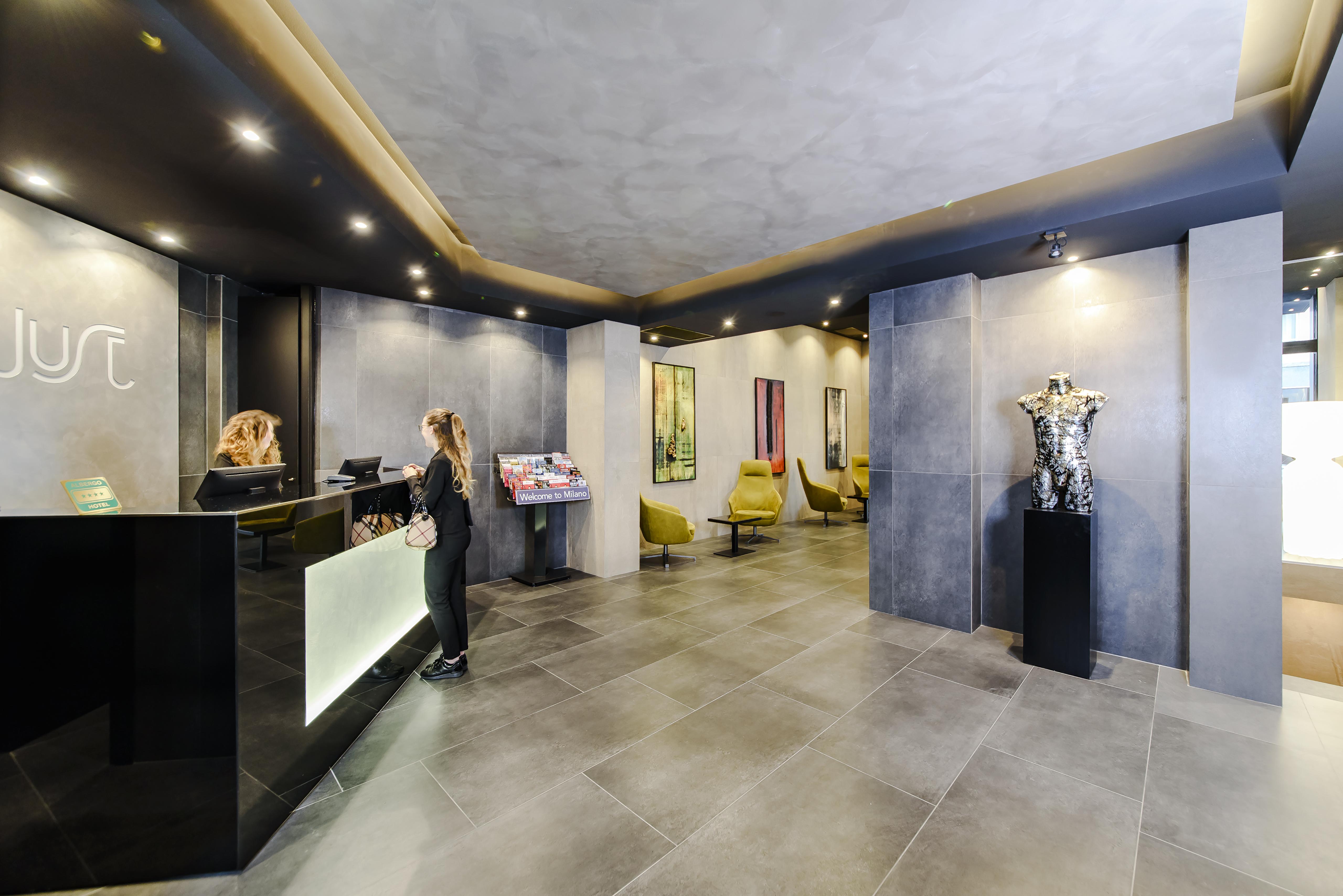 Hotel Just 4*