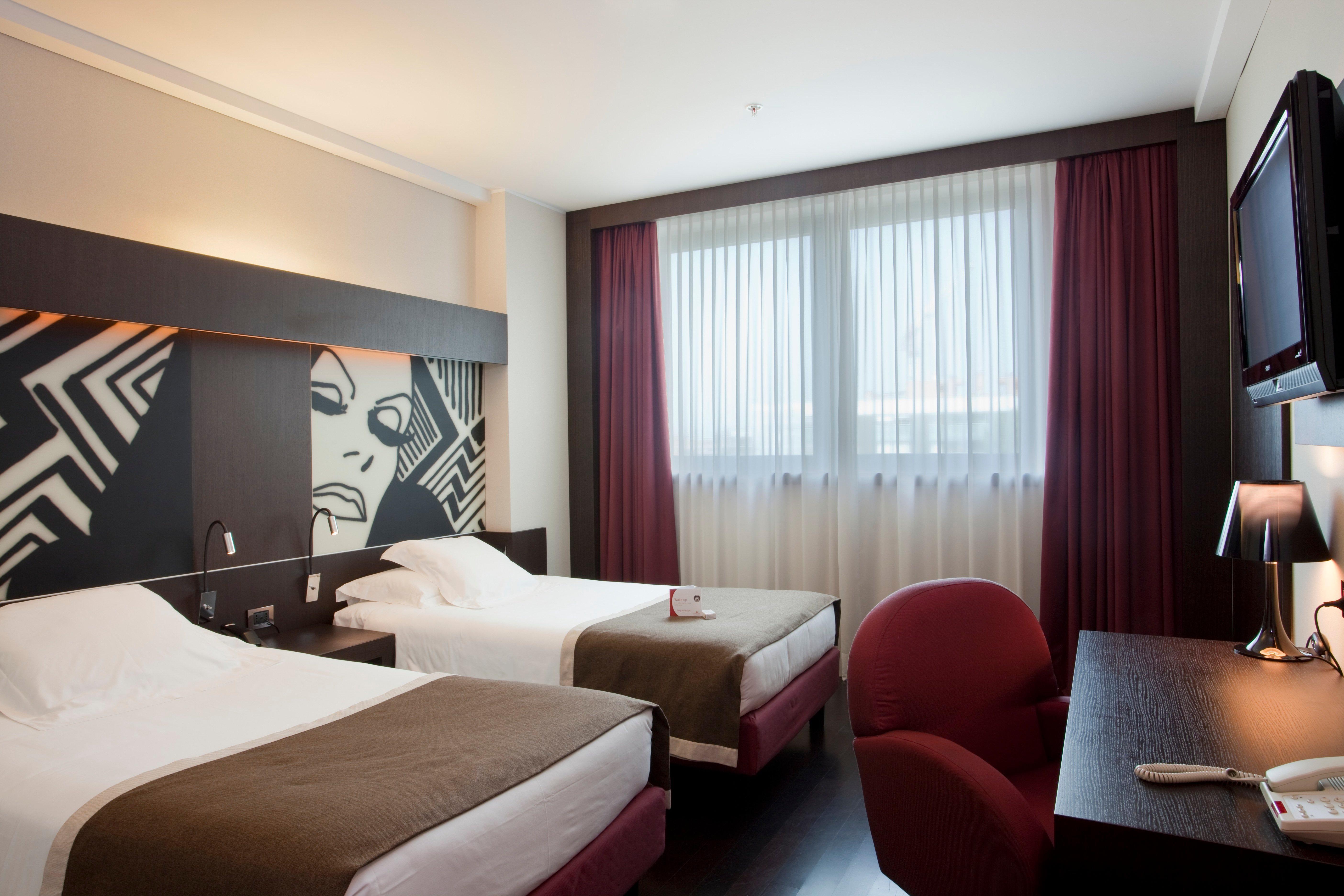 Crowne Plaza By Ihg Hotel 4*