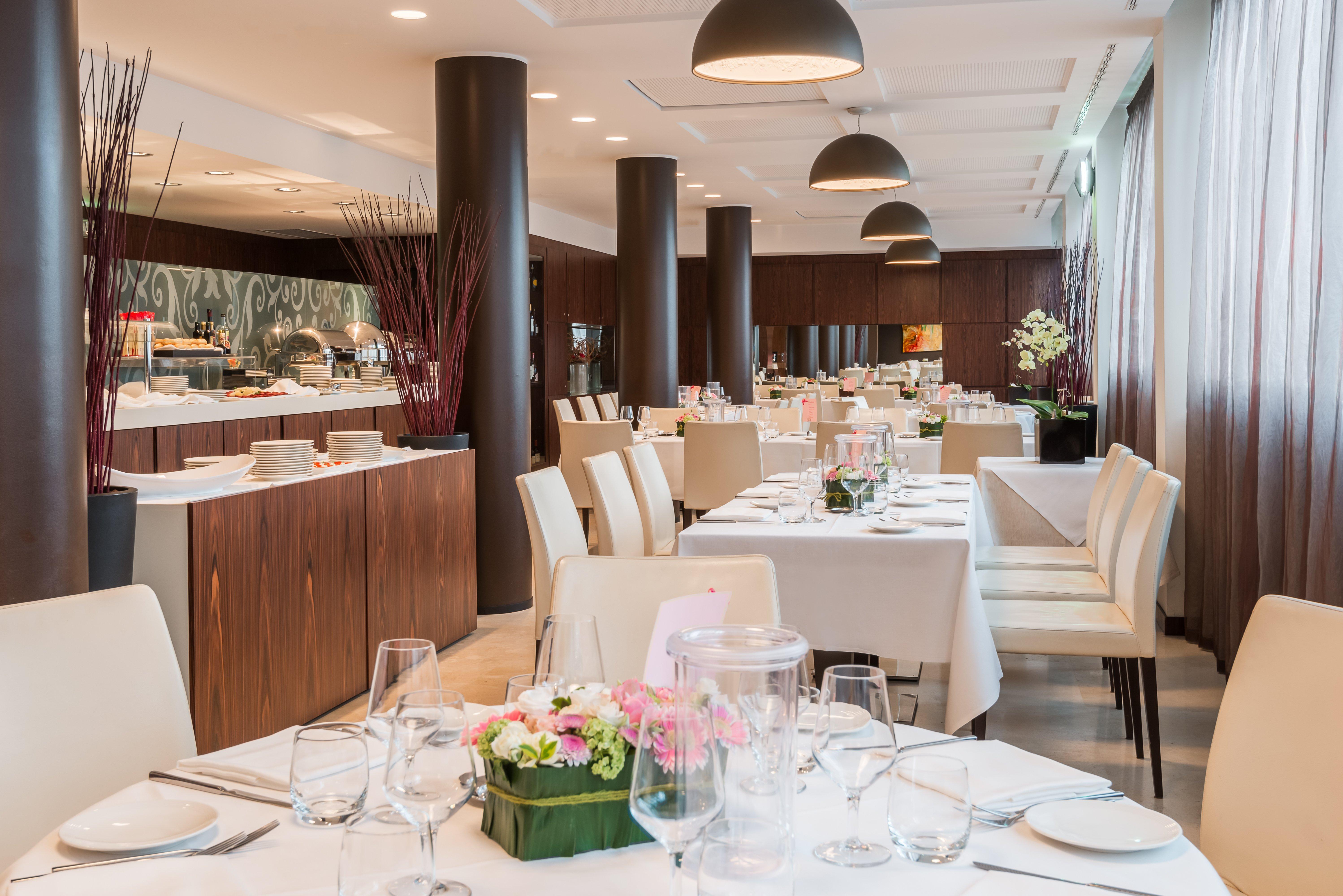 Crowne Plaza By Ihg Hotel