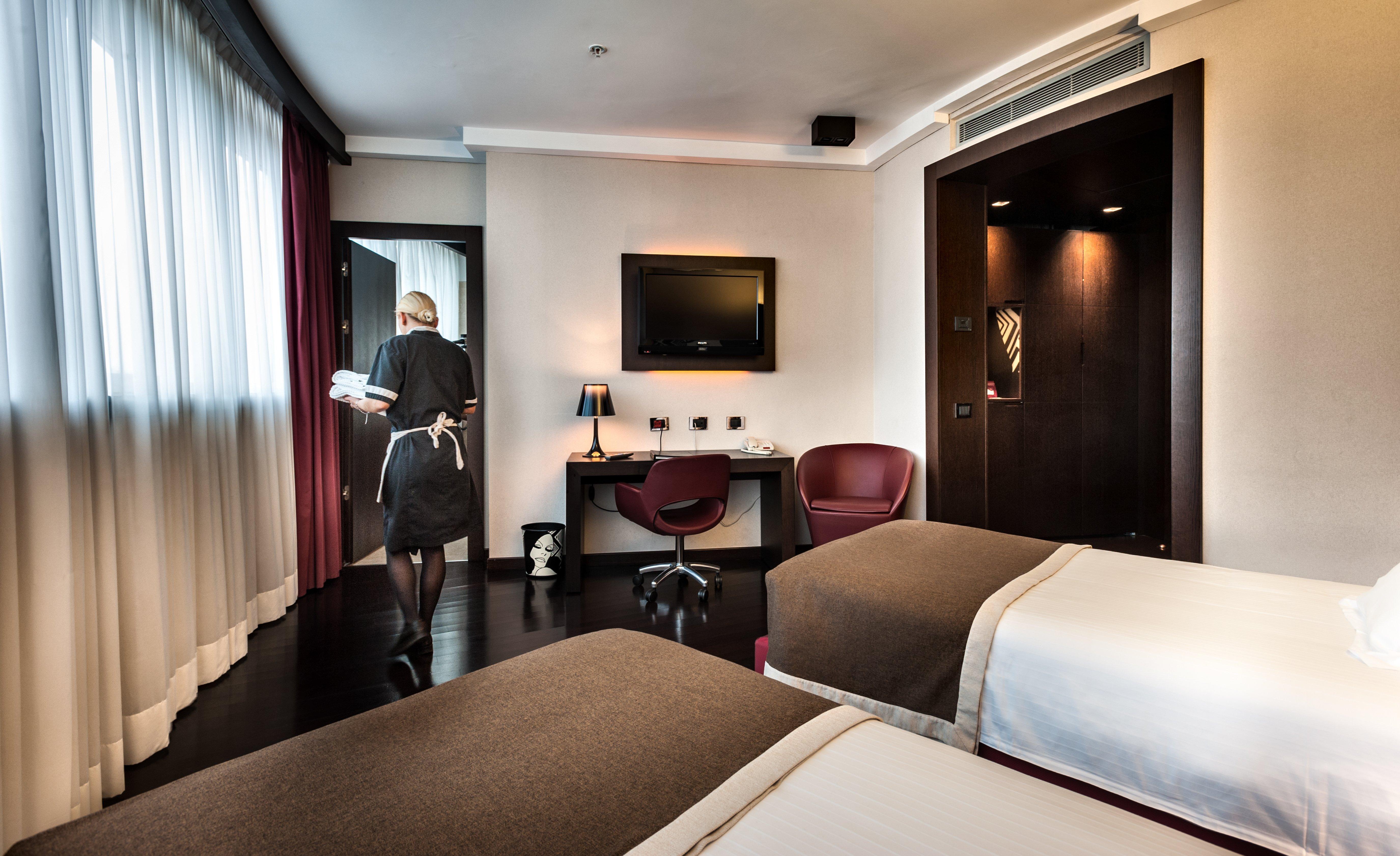 Crowne Plaza By Ihg Hotel 4*