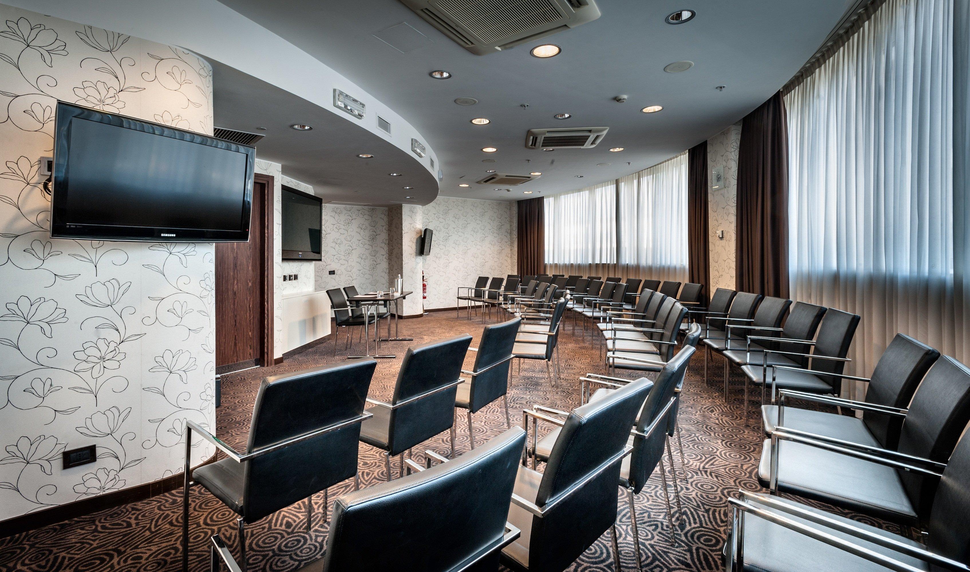 Crowne Plaza By Ihg 4*