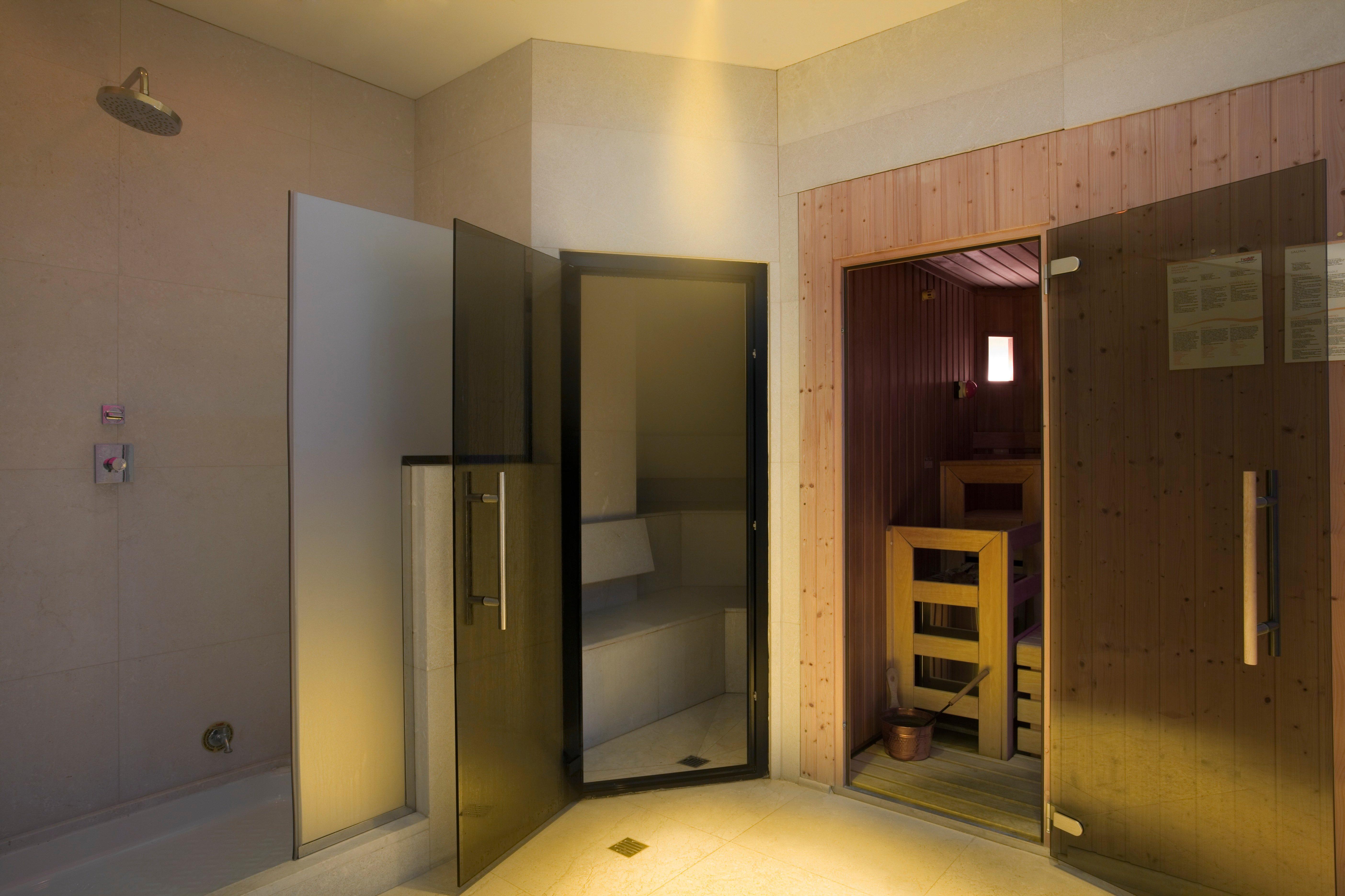 Crowne Plaza By Ihg Hotel 4*