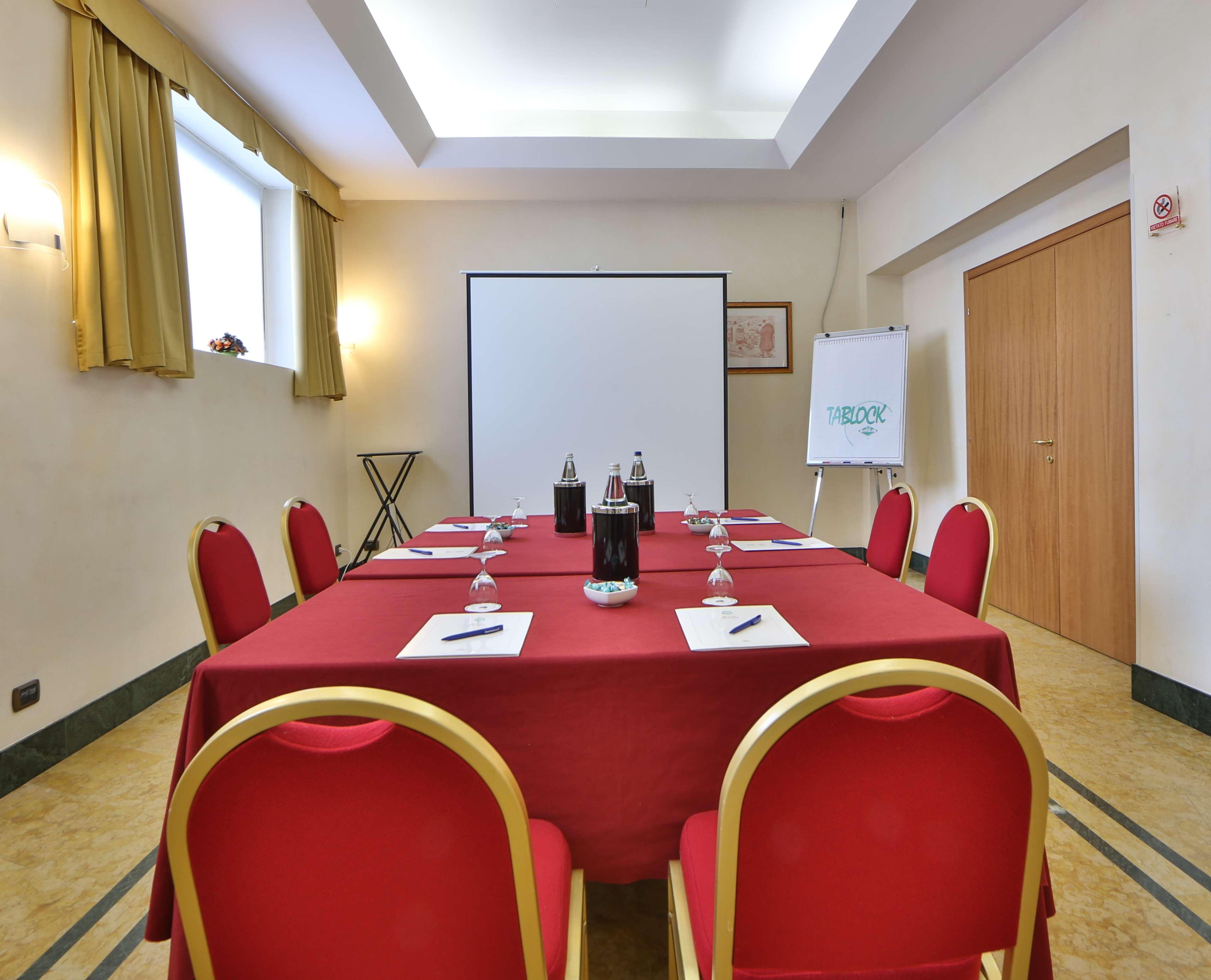 Hotel Mirage Sure Collection By Western Milan