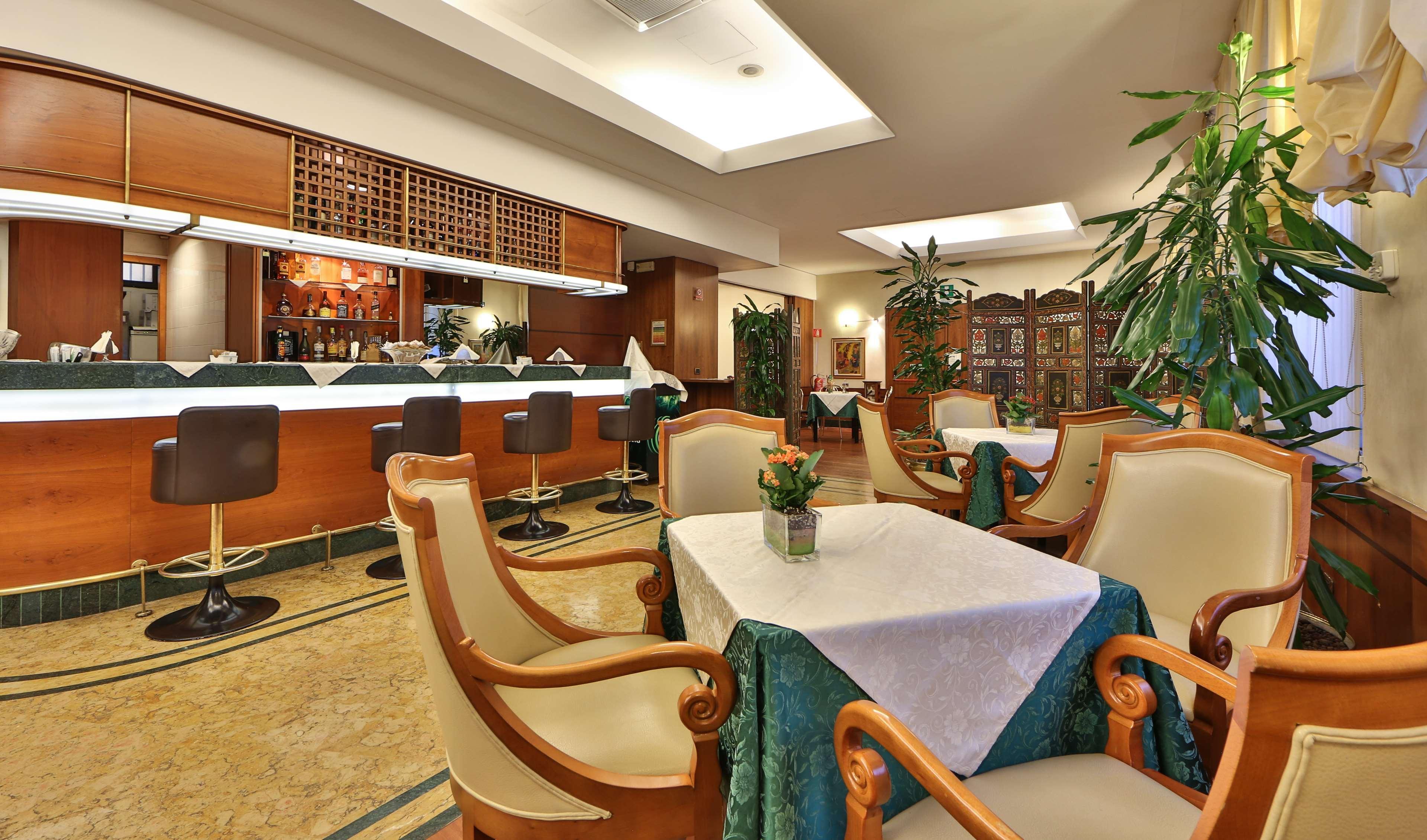 Hotel Mirage Sure Collection By Western