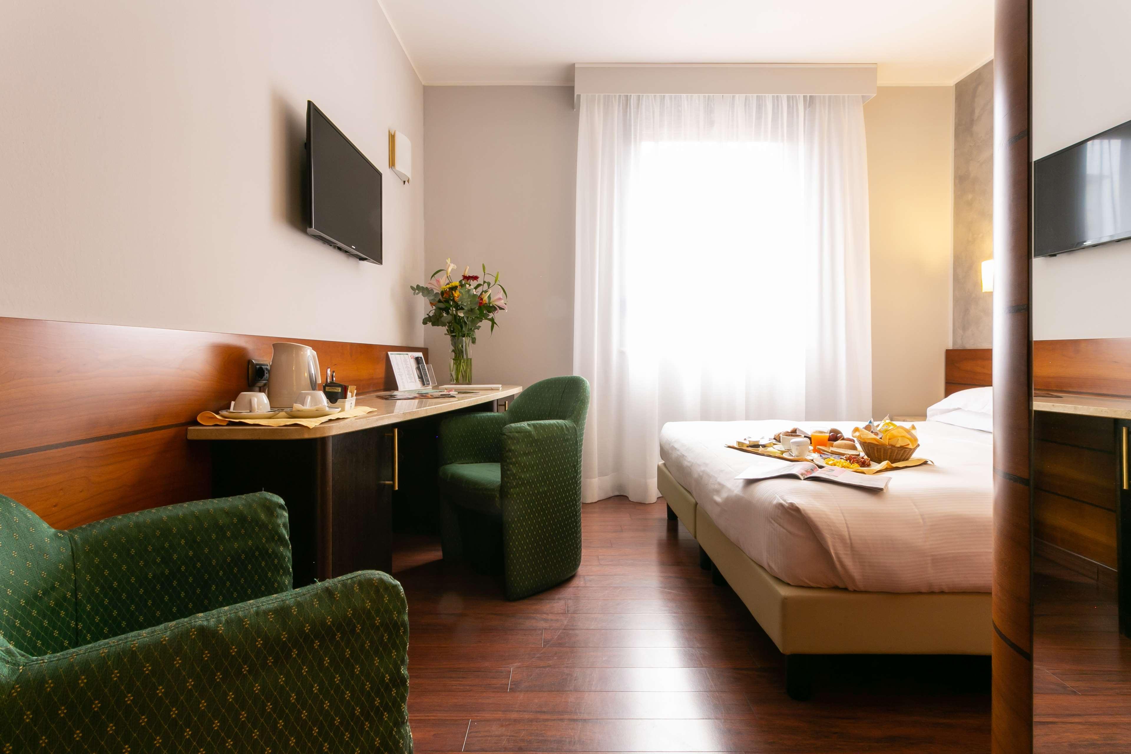 Hotel Mirage Sure Collection By Western 4*