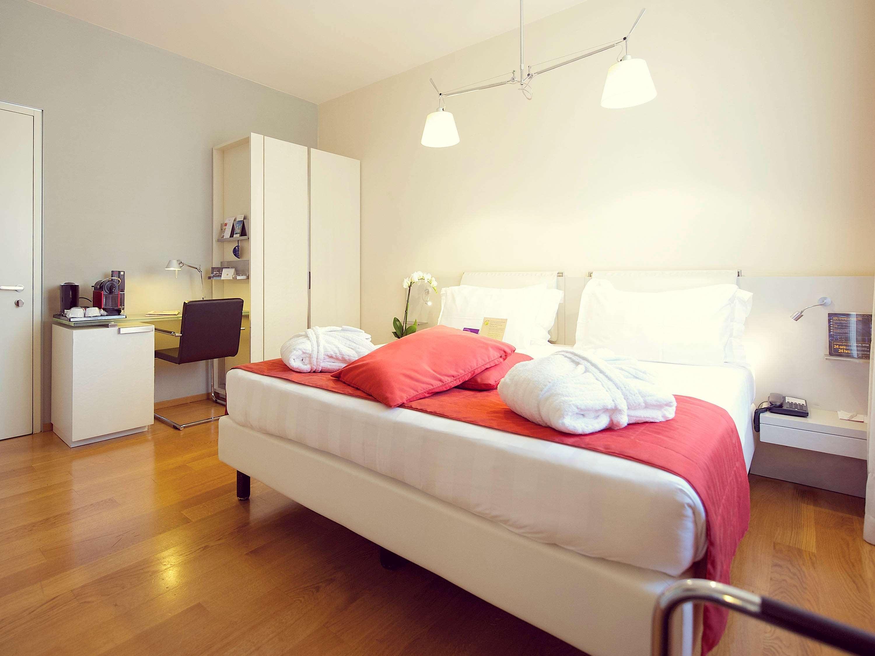 Hotel Mercure Solari Milan