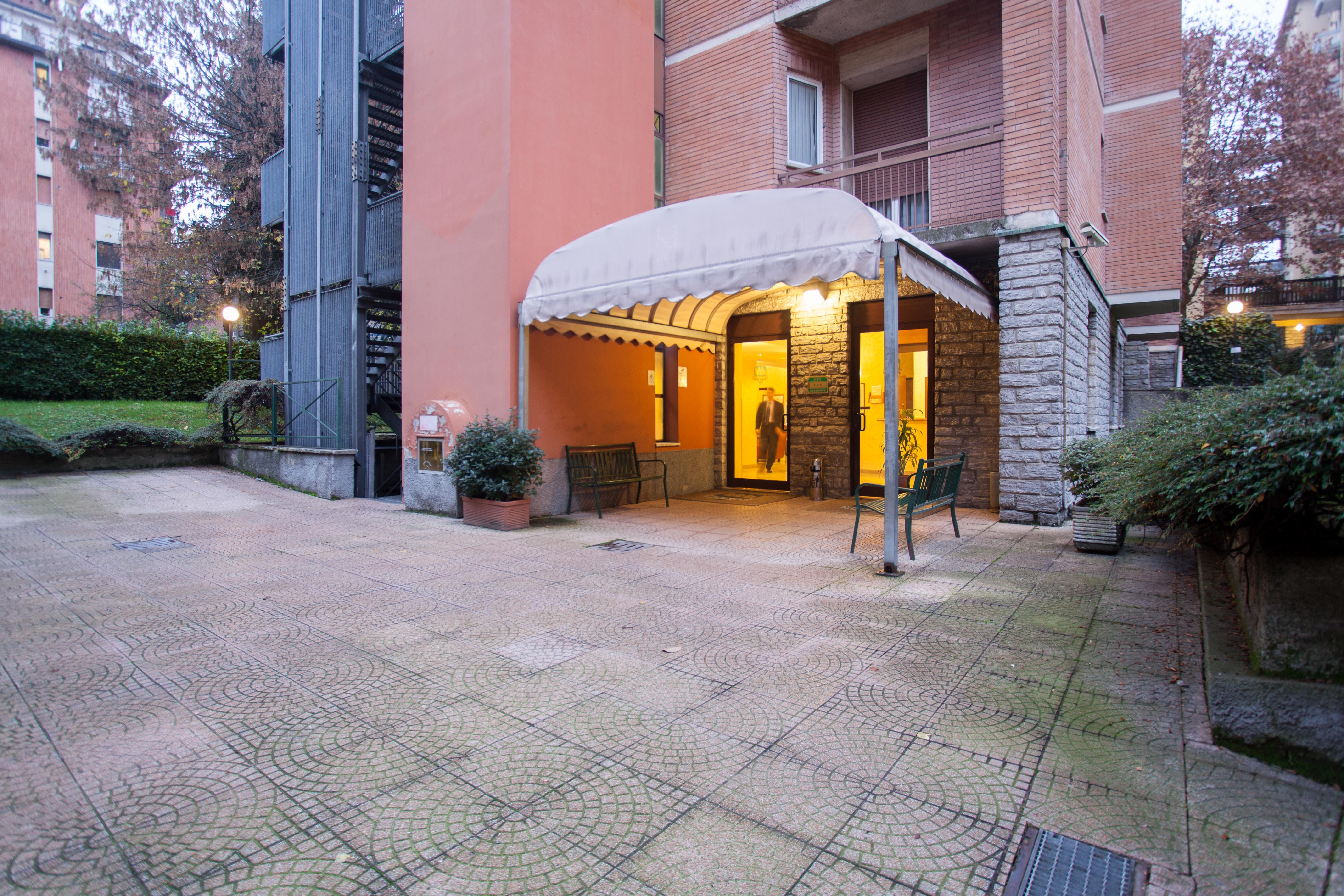 Ih Argonne Park Milan