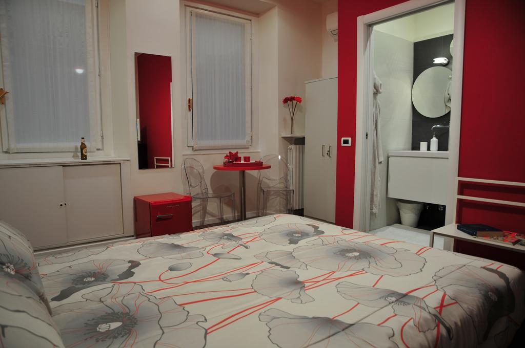Eva & Diabolik's Secret * Milano