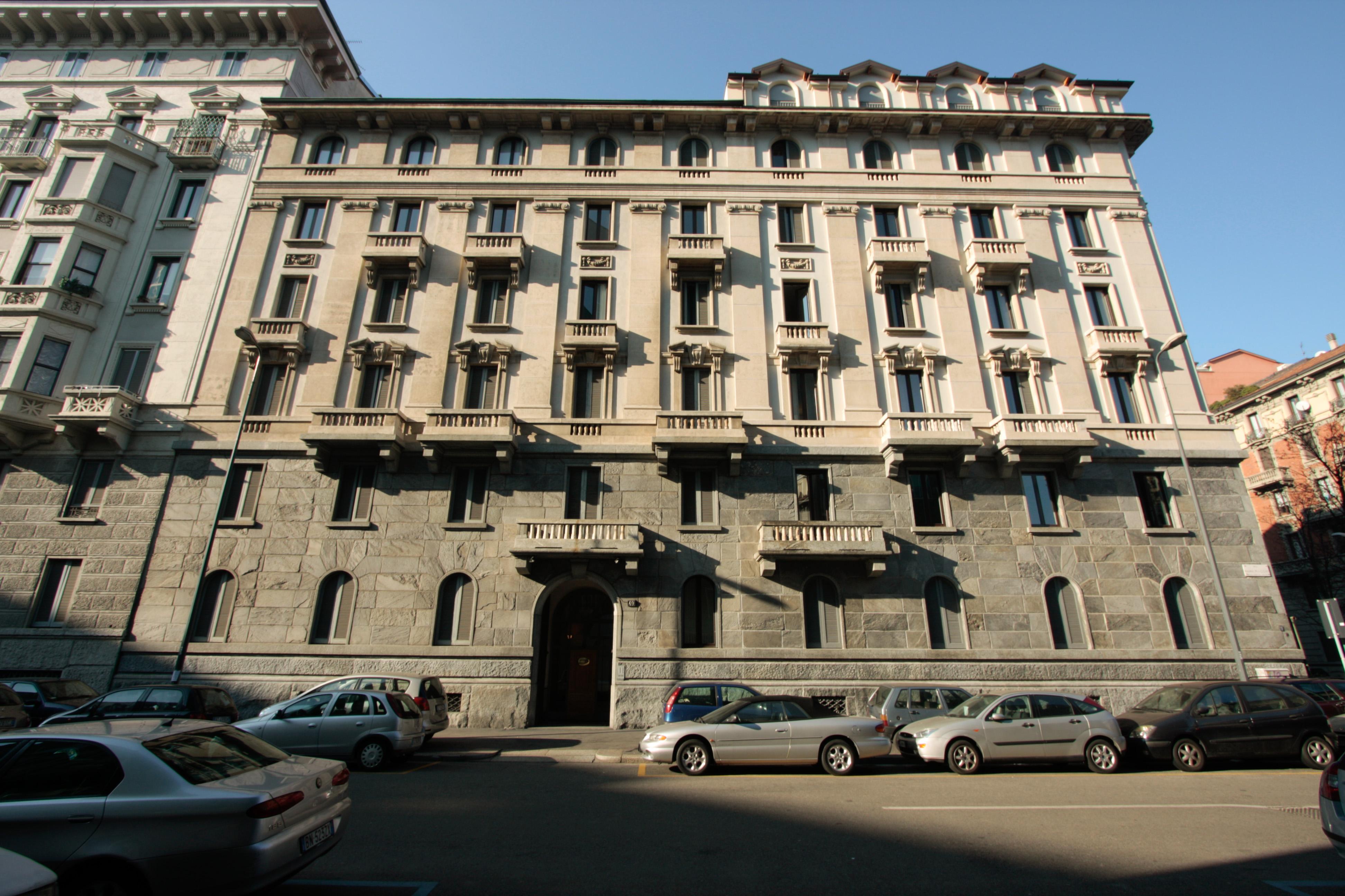 De La Gare Milão