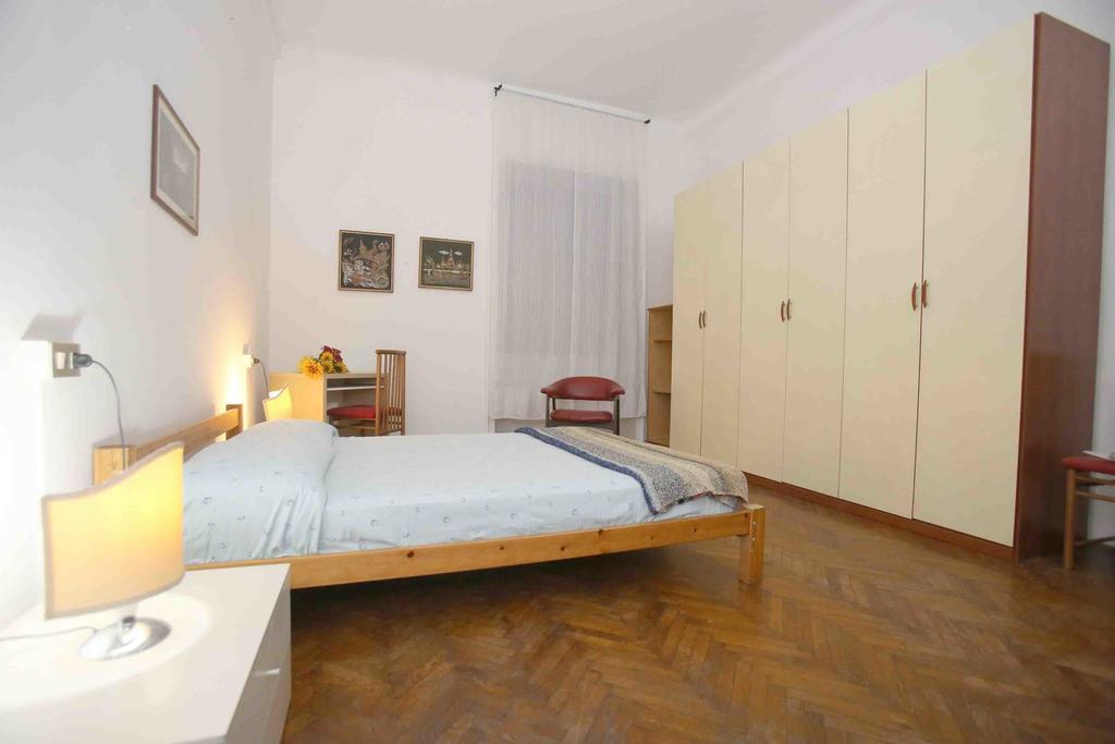 Spinoza Apartment