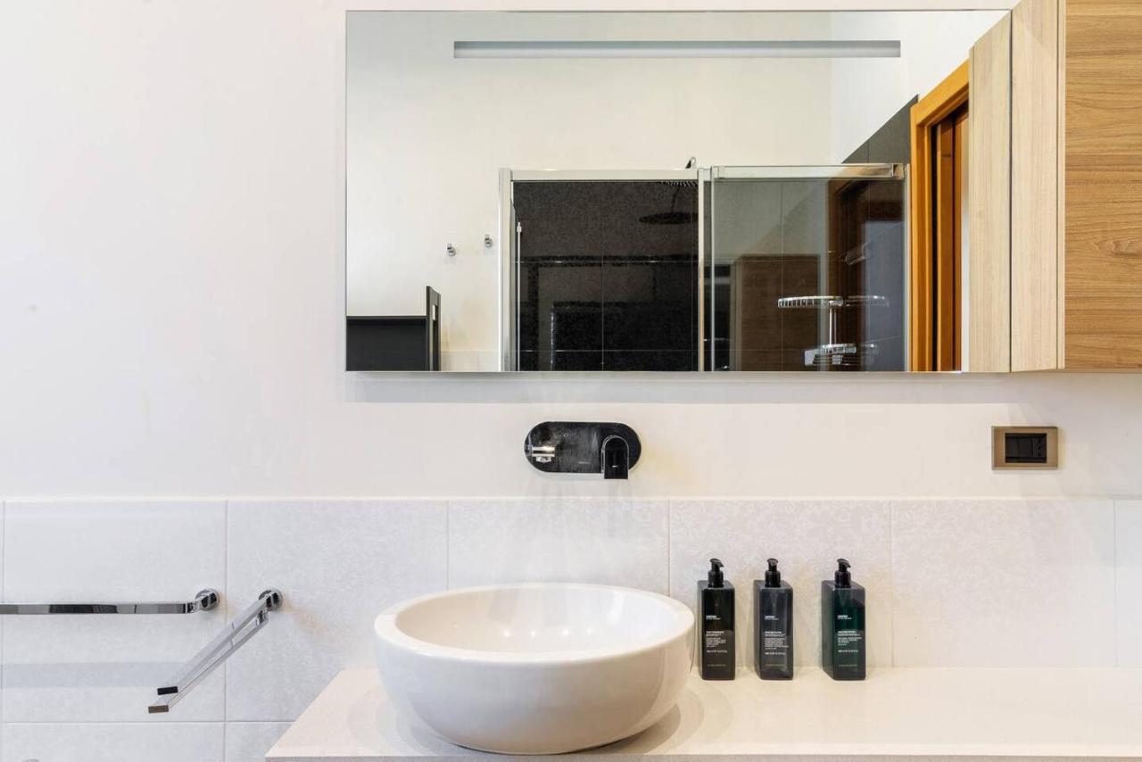 Apartment Colored And Spacious Flat Close To Navigli By Easylife