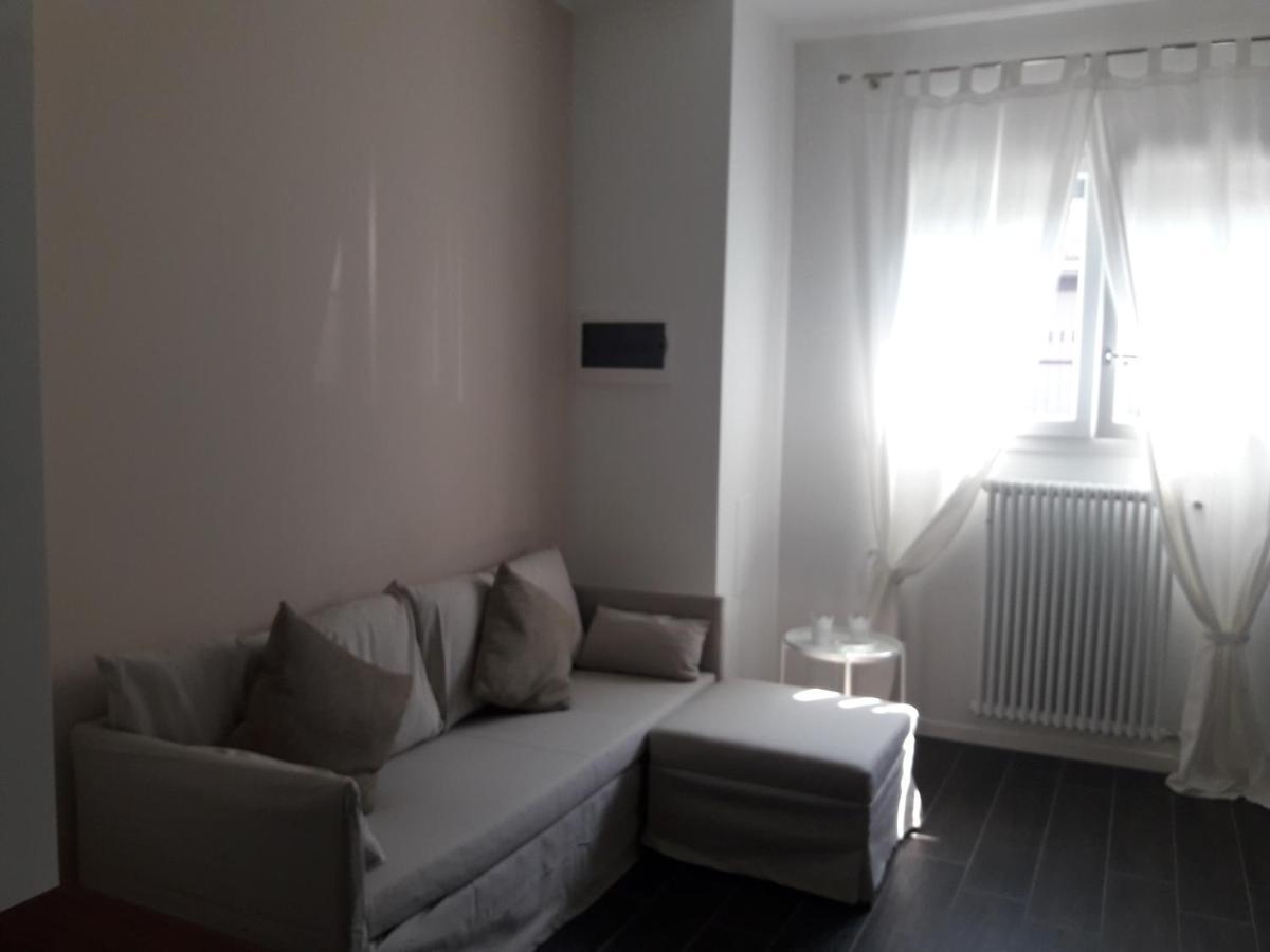 Quiet And Comfortable In Porta Romana Apartment *