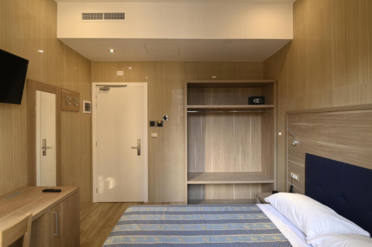 Midway 3* Milan