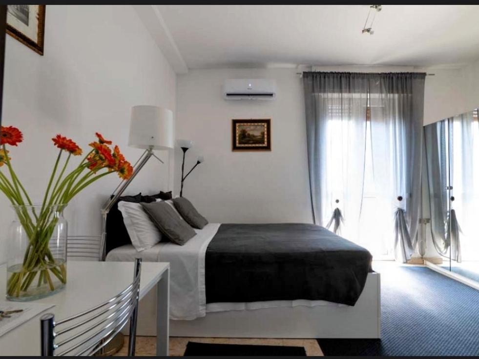 Short Rent Porta Vittoria Apartment