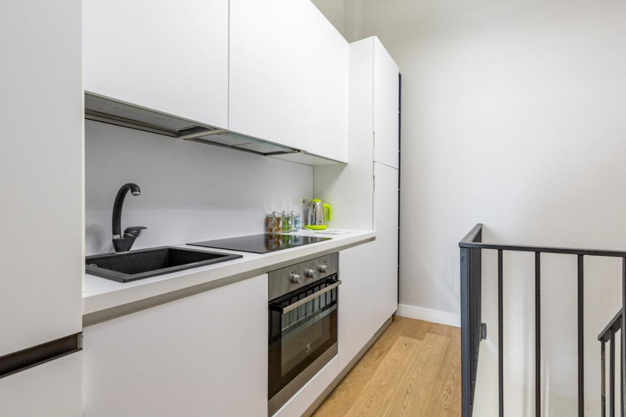 Apartment Modern Apt 300mt From Central Station!