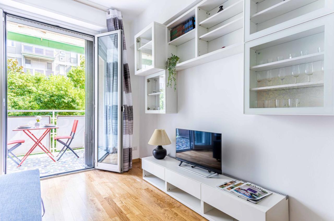 Joivy Adorable Flat With Balcony Apartment Milan