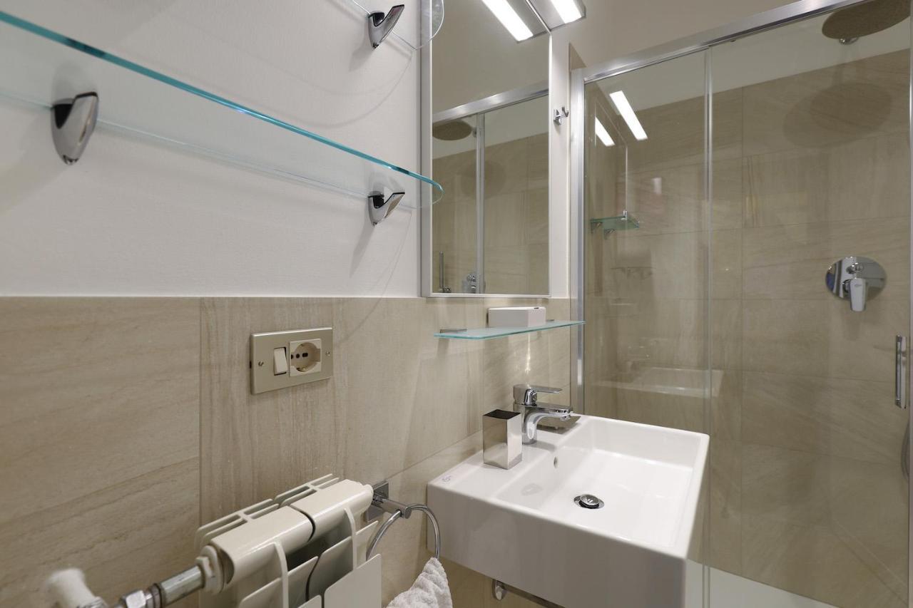 Contempora - Elvezia 8 - E51 Apartment