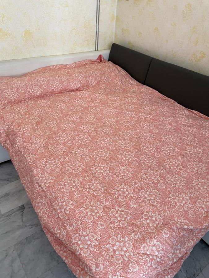 Bed & Breakfast Impeccable In Next To M1 Metro 10 Mins Away From Duomo Wi-fi Feel Like *