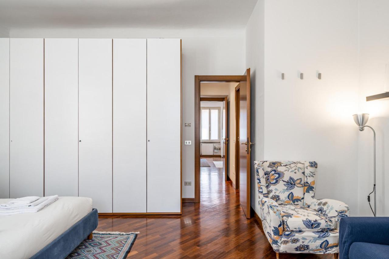 Easylife - Colorful In Porta Venezia District Apartment