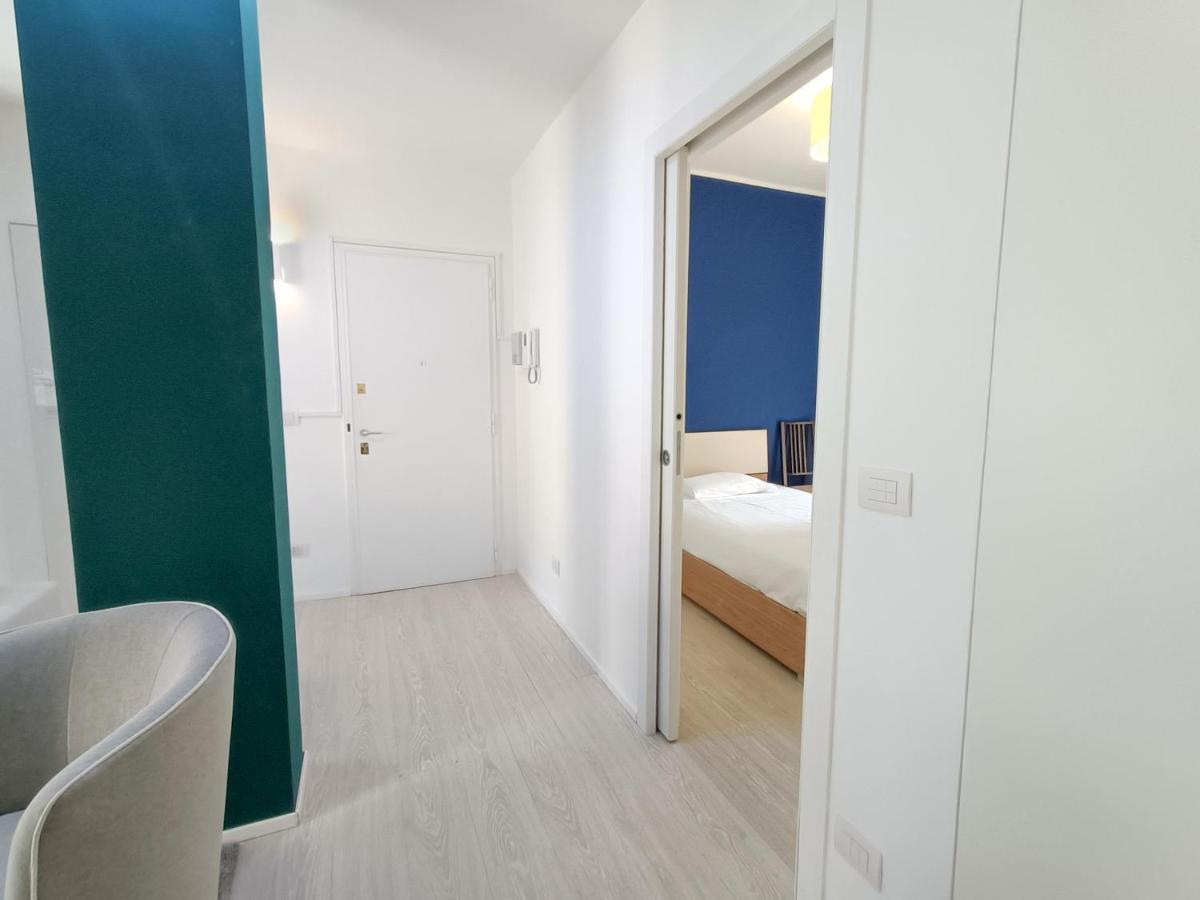 Apartment Joivy Elegant Flat For 6 With 2 Balconies Milan