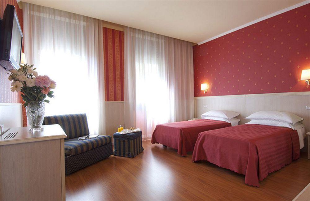 Garda Hotel 3*