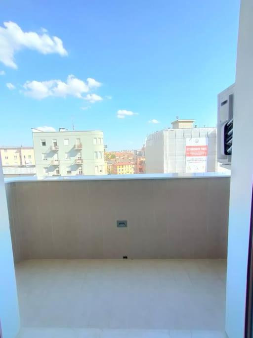 Apartment New & Bright Balcony Flat By Station *