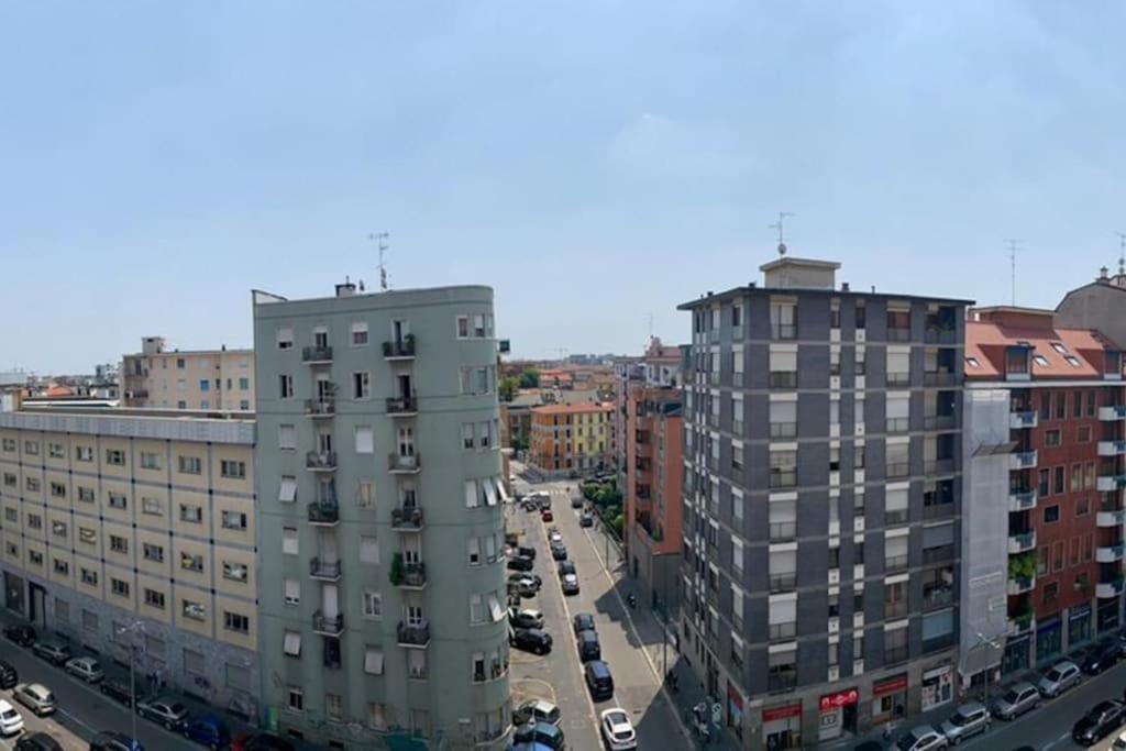 New & Bright Balcony Flat By Station Milan