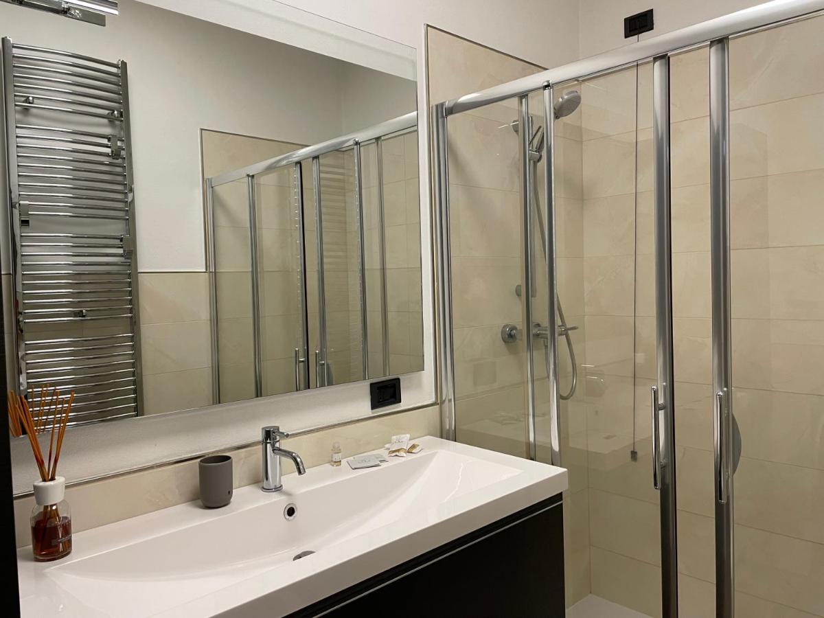 Apartment La Casa Di Ringhiera In Sarpi-sempione-moscova Milan