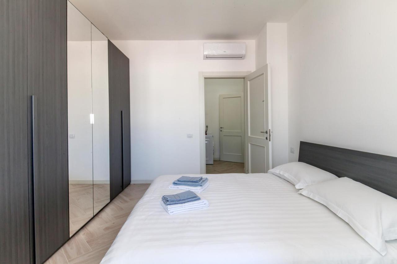 Apartment 12° Piano Torre Diamante - 67 *