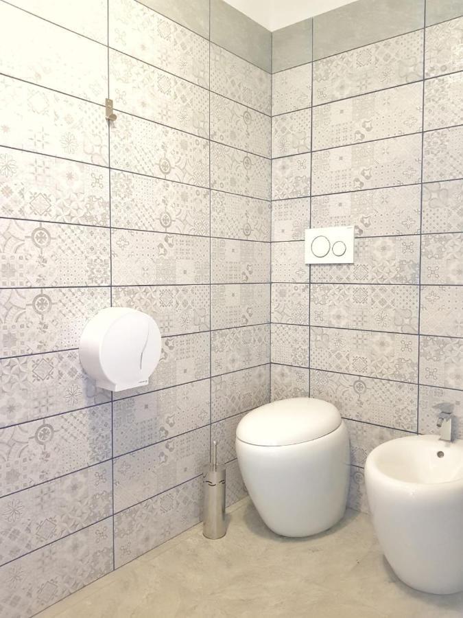 Zuretti 53 * Milan