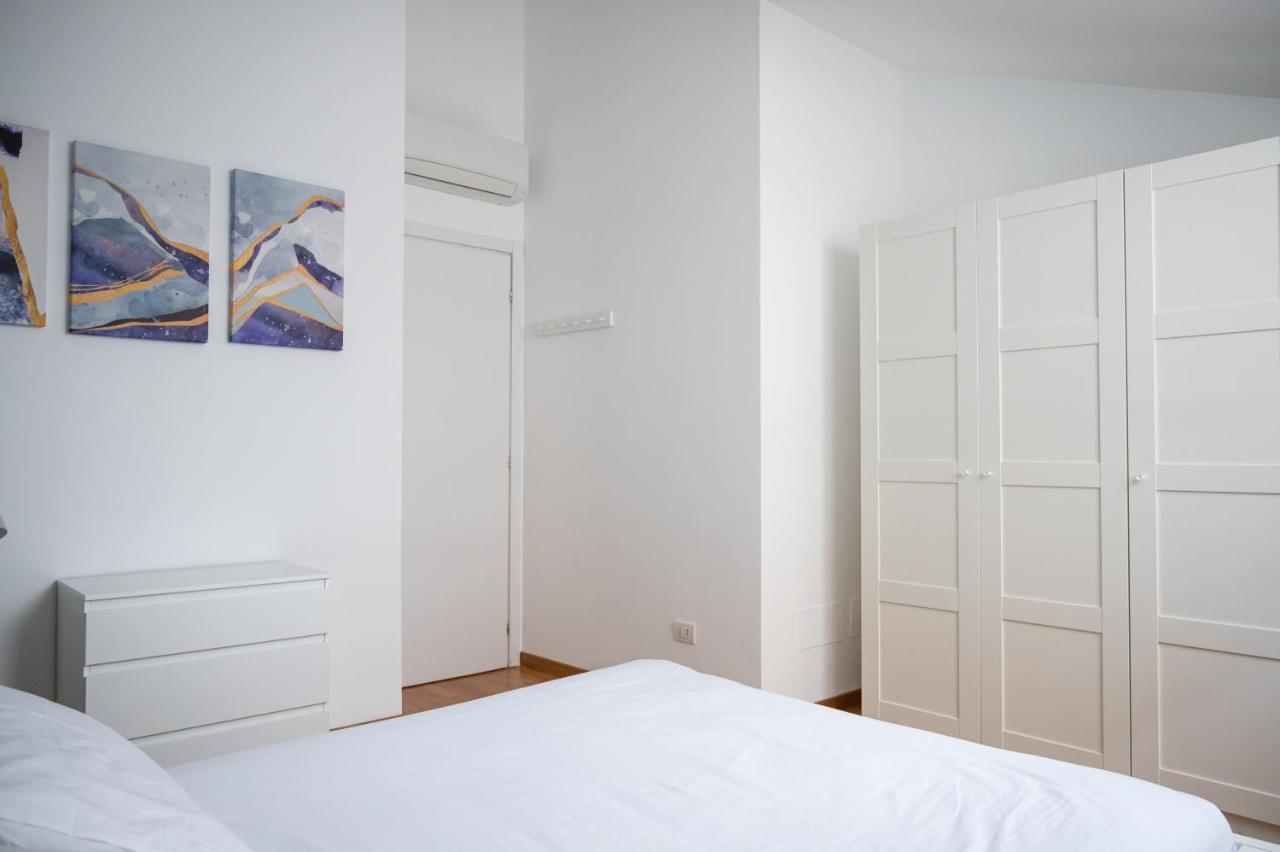 Trilocale Zona Farini/isola Apartamento