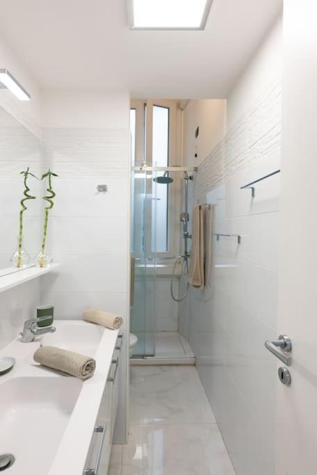 Seneca Apartment Milan